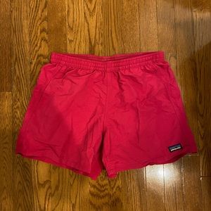 Patagonia Baggies 5”. Pink. size Small.
